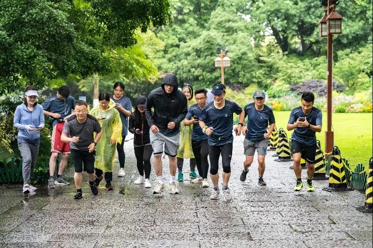 观韬中茂第二届“骏马杯”25公里接力跑成功举办