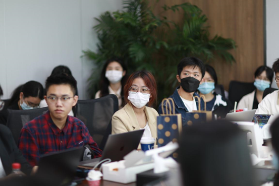 观韬动态 | 深圳大学法学院和律簇“鲲鹏成长训练营”到访观韬中茂深圳办公室